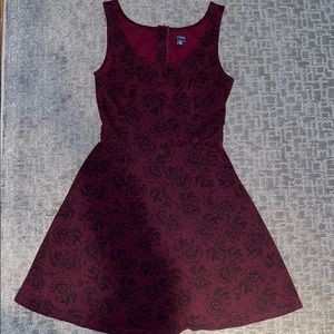 American Eagle pattern dress